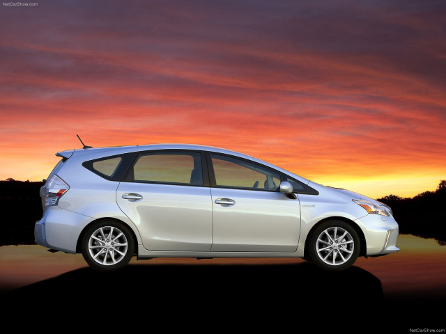 toyota prius v pic #78111