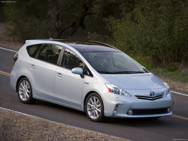 toyota prius v pic #78119