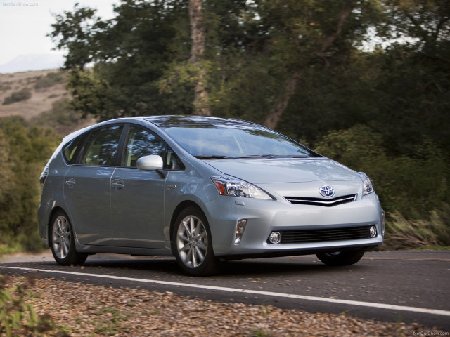 toyota prius v pic #78120