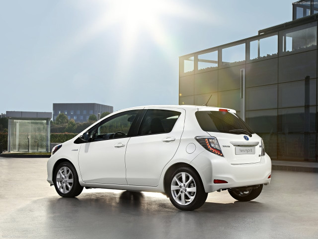 toyota yaris hybrid pic #88641