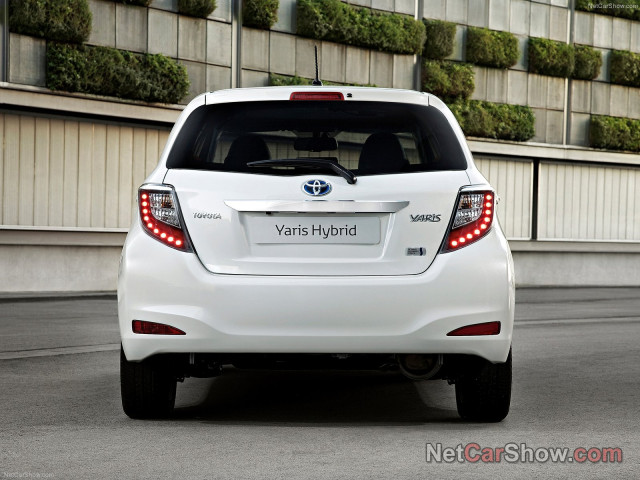 toyota yaris hybrid pic #92540