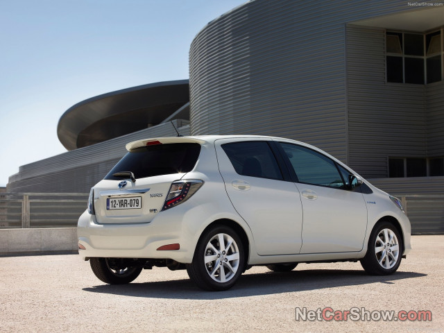 toyota yaris hybrid pic #92542