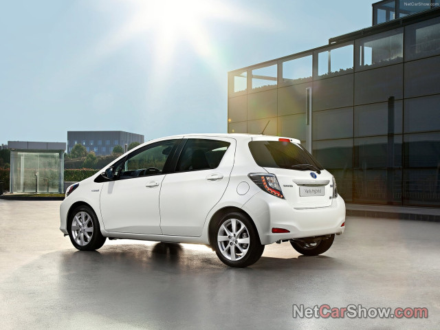 toyota yaris hybrid pic #92545