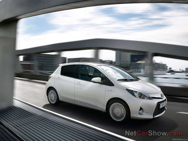 toyota yaris hybrid pic #92548