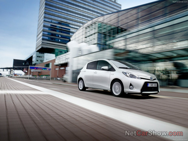 toyota yaris hybrid pic #92556