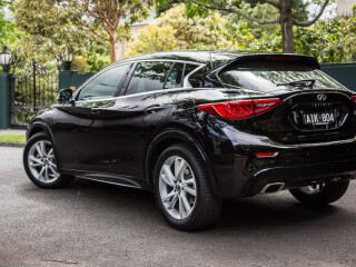 Infiniti Q30