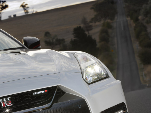 nissan gt-r nismo pic #174543