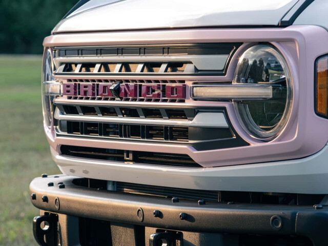 Ford Bronco VI (U725) photo 210902