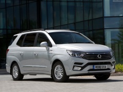SsangYong Turismo pic