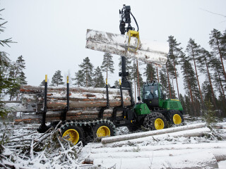 John Deere Forwarder 1110E