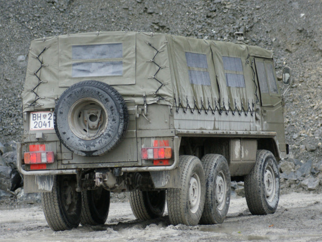 steyr-daimler-puch pinzgauer 712 pic #71368