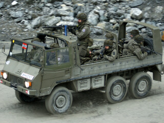 Steyr-Daimler-Puch Pinzgauer 712