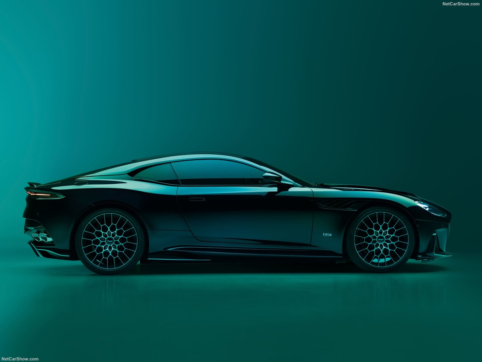 Aston Martin DBS photo 203171