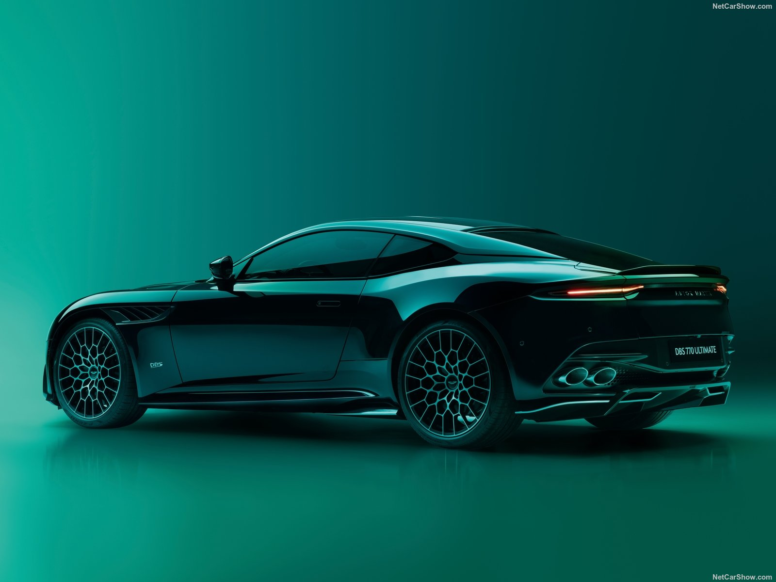 Aston Martin DBS photo 203172