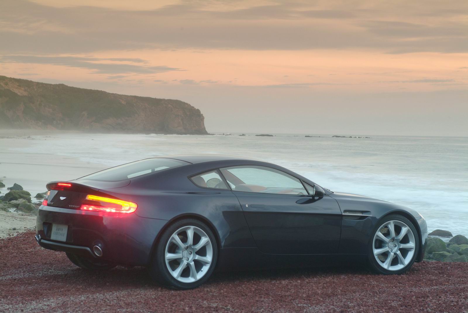 Aston Martin V8 Vantage Concept photo 13156