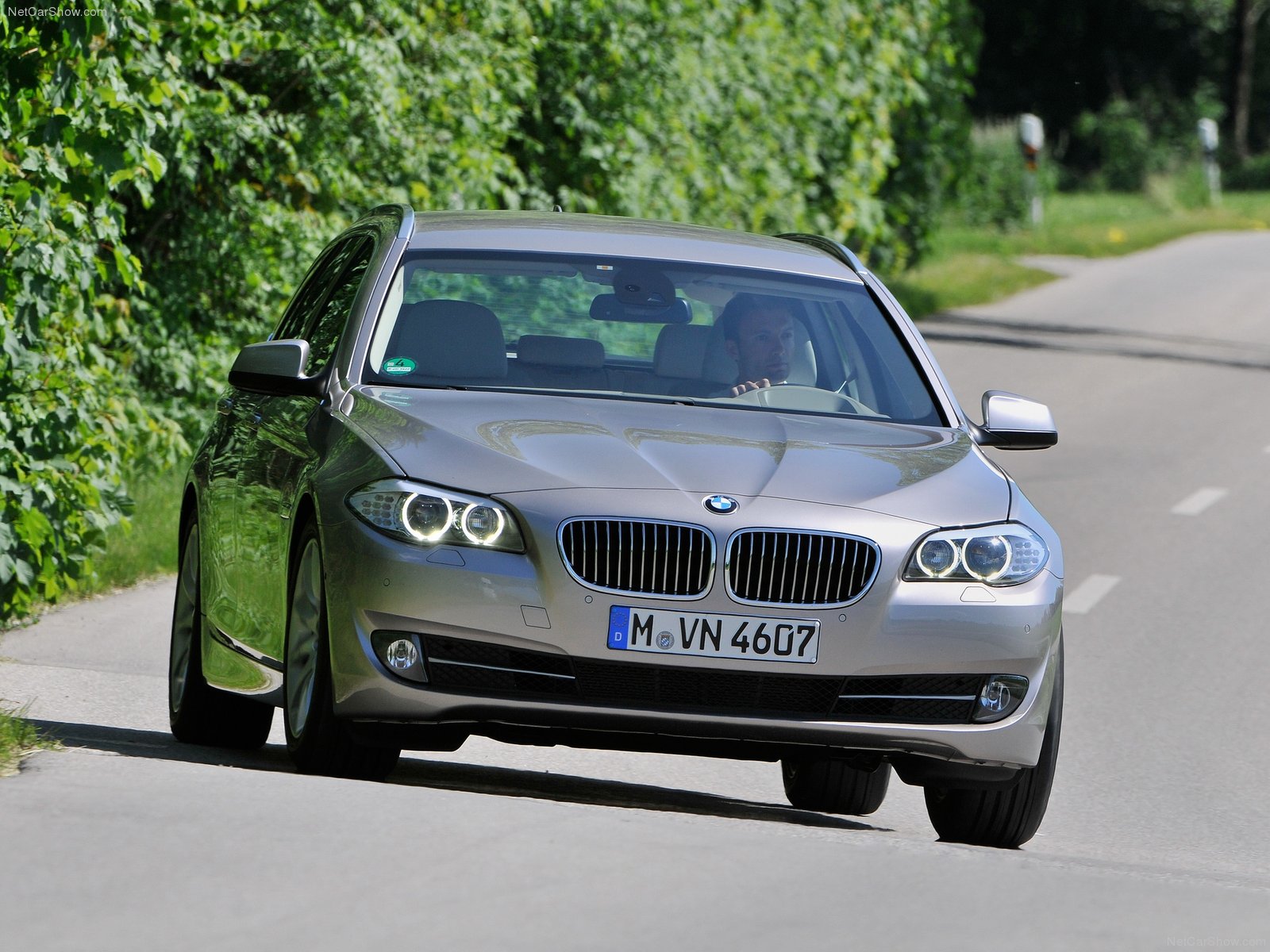 BMW 5-series Touring photo 74123