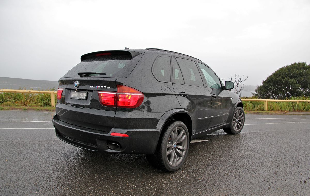 X 5 0.5 x 1. BMW x5 e70 2012. БМВ Икс 5 70 кузов. BMW x5m 2012. BMW x5 2012 черный.