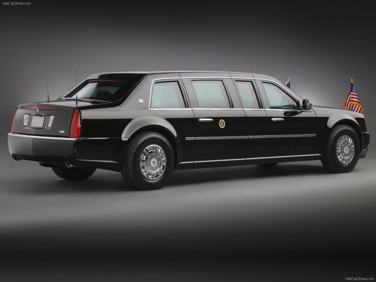 Cadillac DTS Presidential Limousine photo 60522