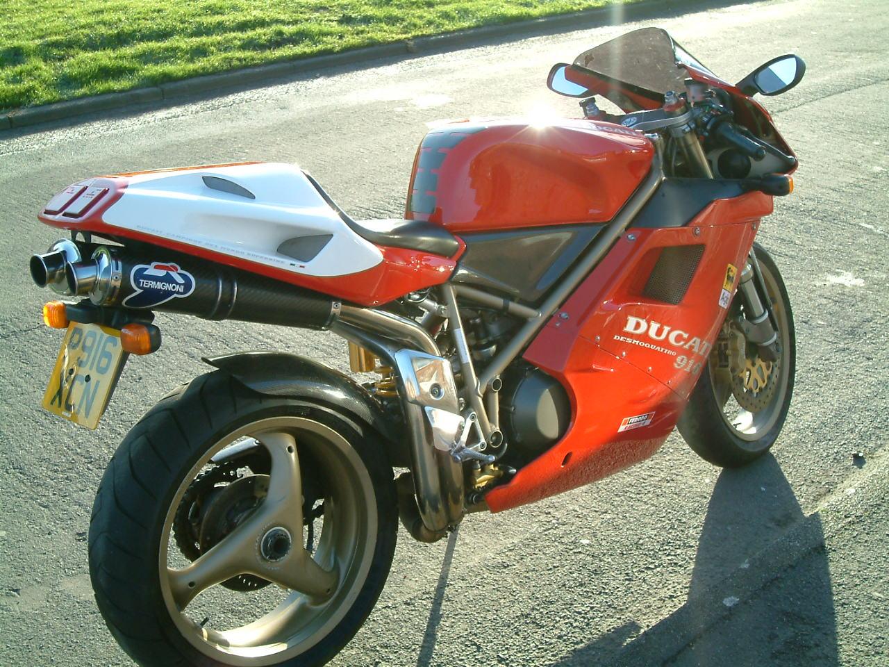 Ducati 916 photo 16678