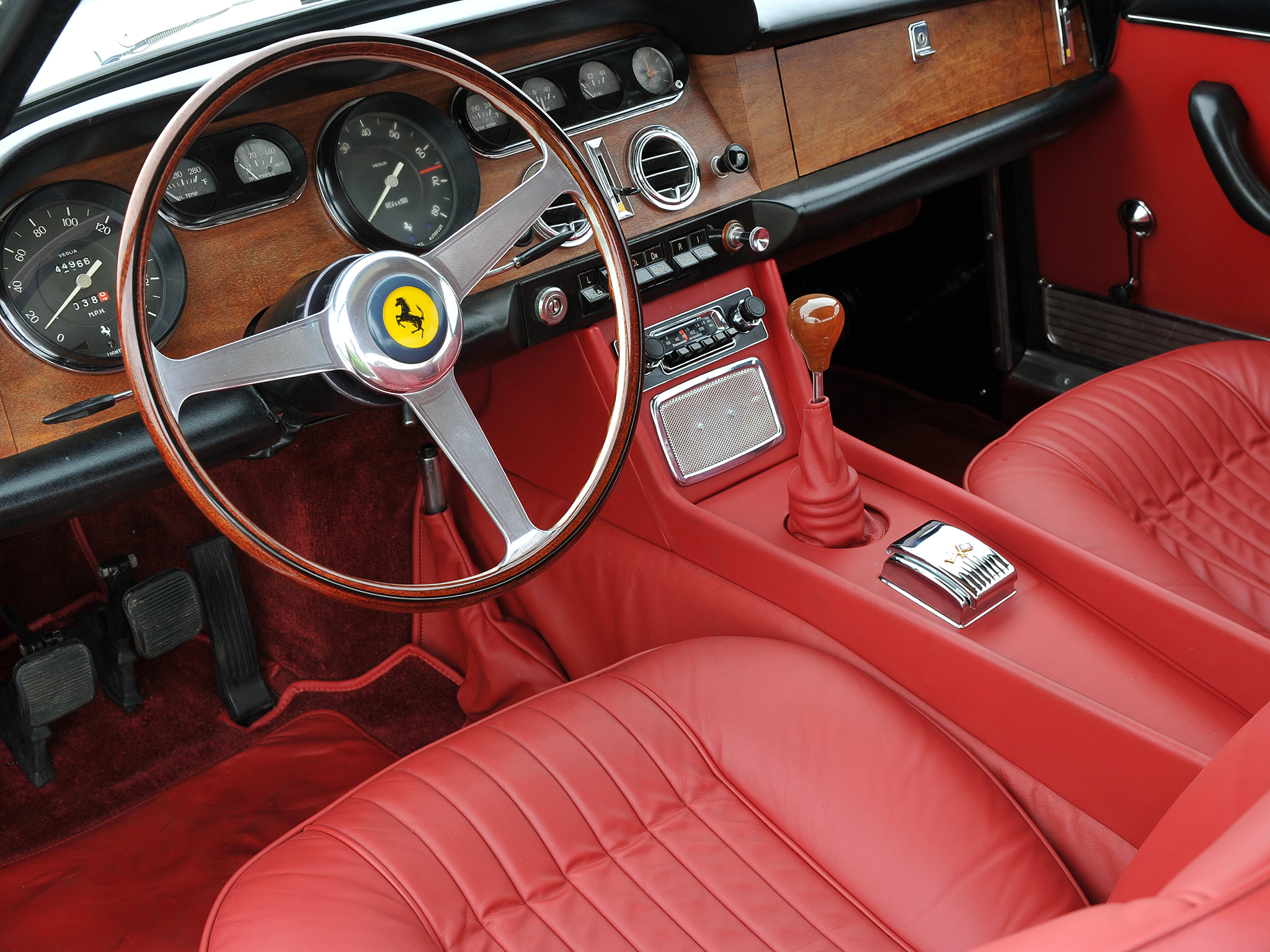 Ferrari 330 GTC photo 100394