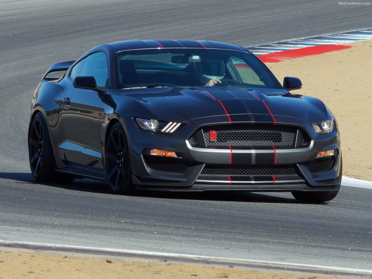 Ford Mustang Shelby GT350R photo 149202