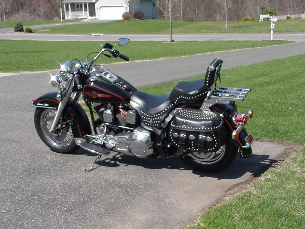 Harley-Davidson FLSTC Heritage Softail Classic photo 22216