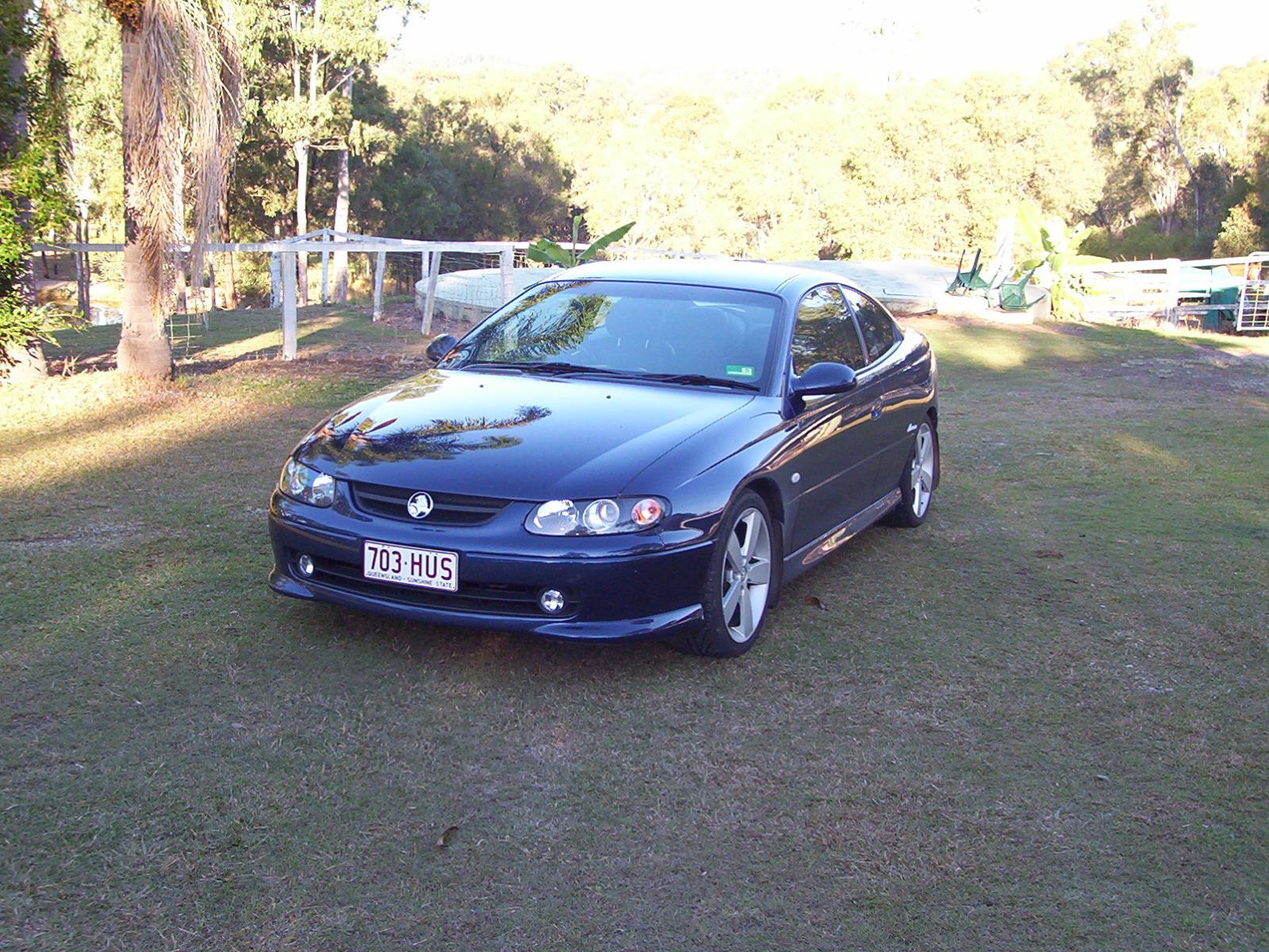Holden Monaro CV8 photo 14500