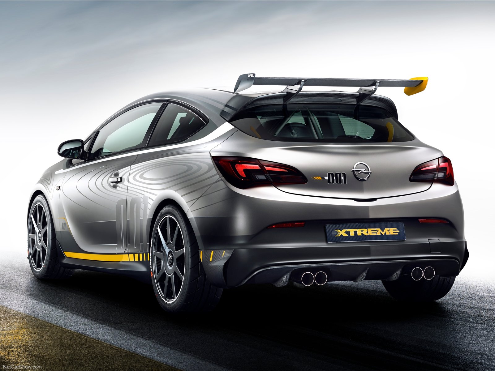 Opel Astra OPC Extreme photo 109716