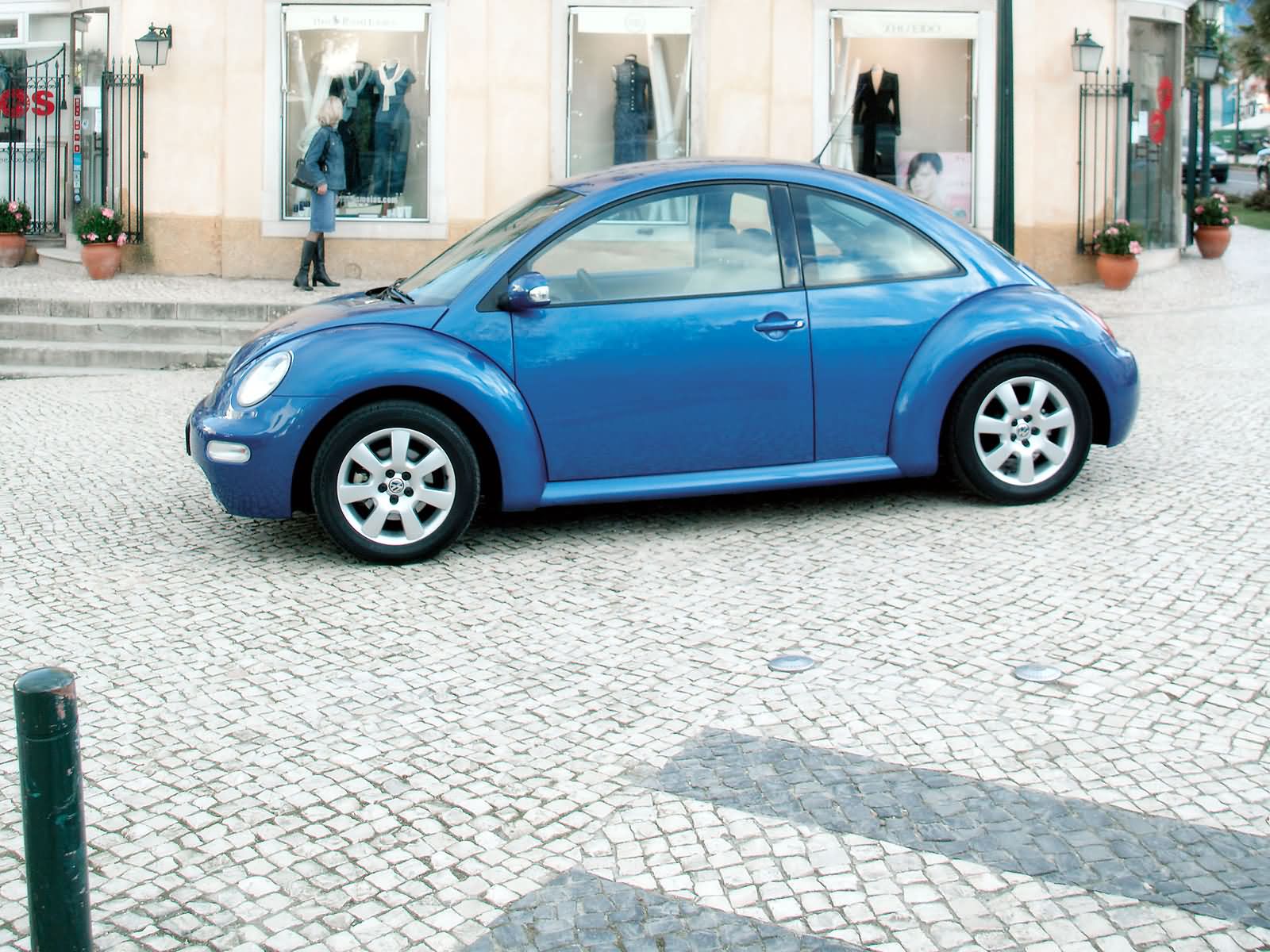 Купить машину круглое. Volkswagen New Beetle. Volkswagen New Beetle 1998. VW New Beetle 1999. VW New Beetle (9c1, 1c1).