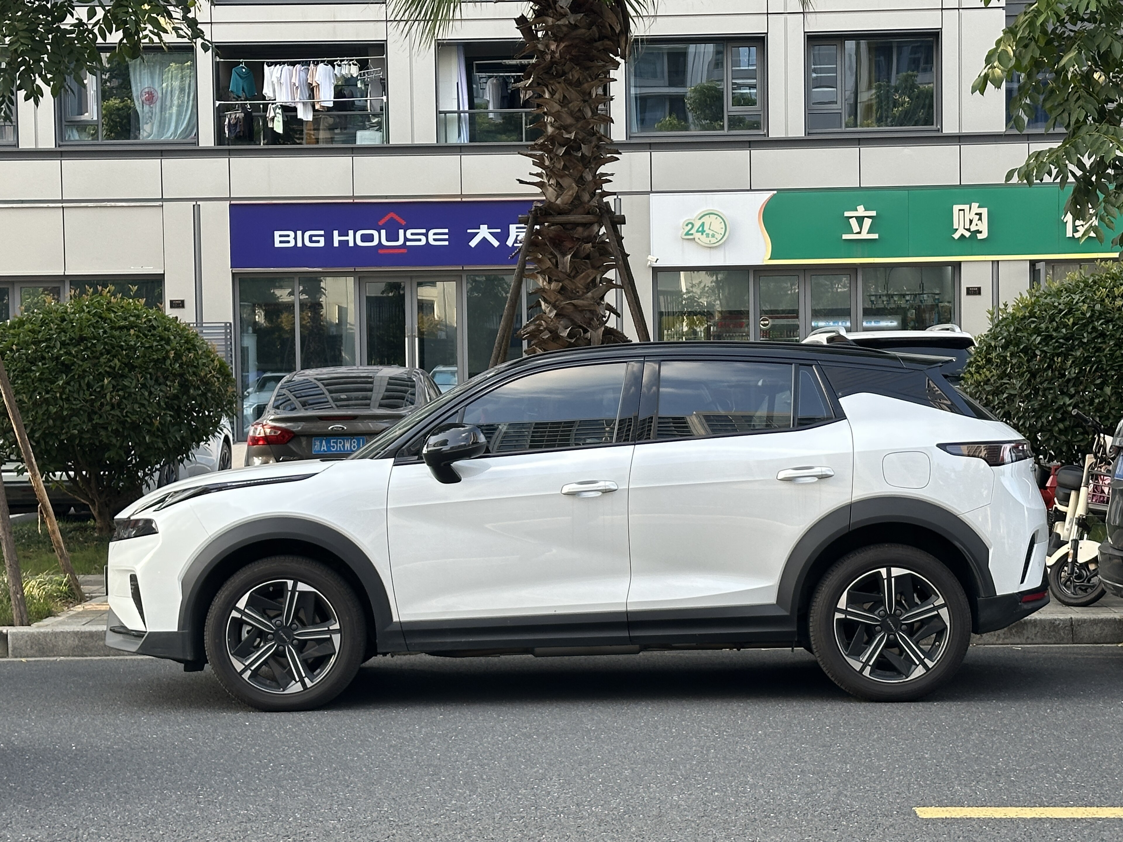 Lynk & Co 06 photo 209696