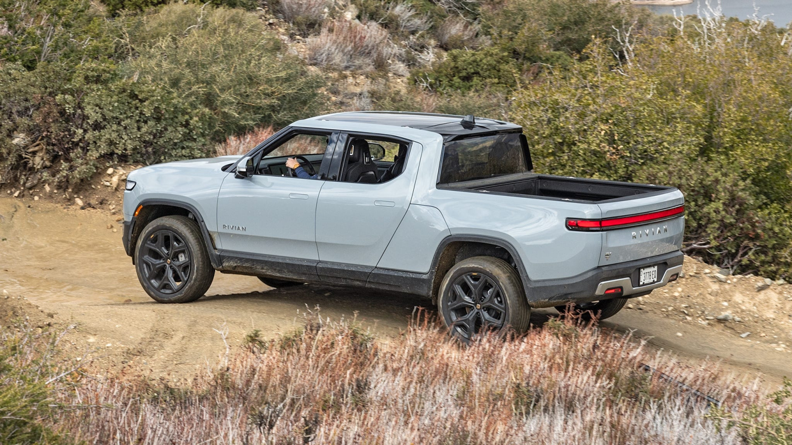 Rivian R2 photo 208577