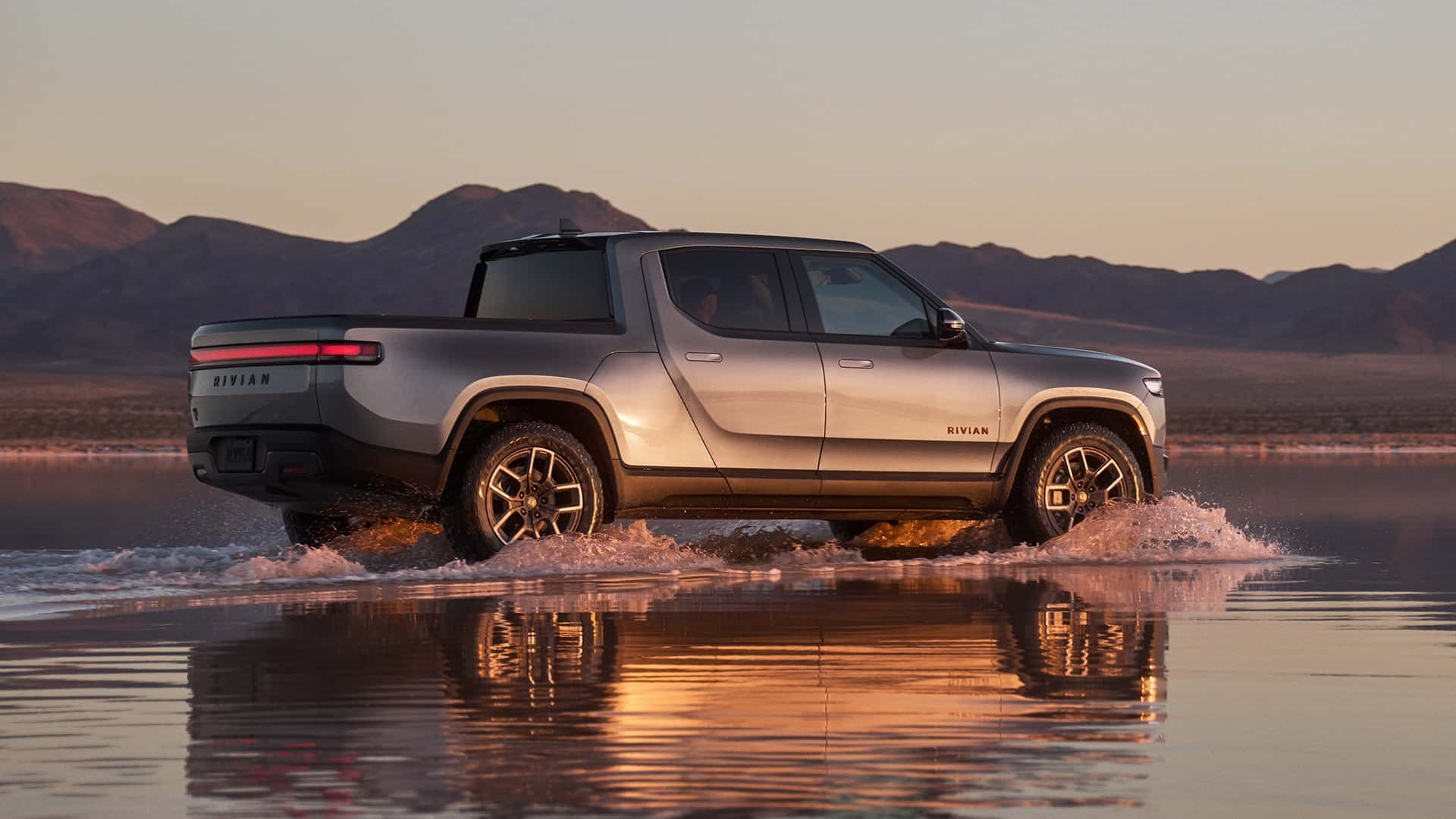 Rivian R1S II photo 209993