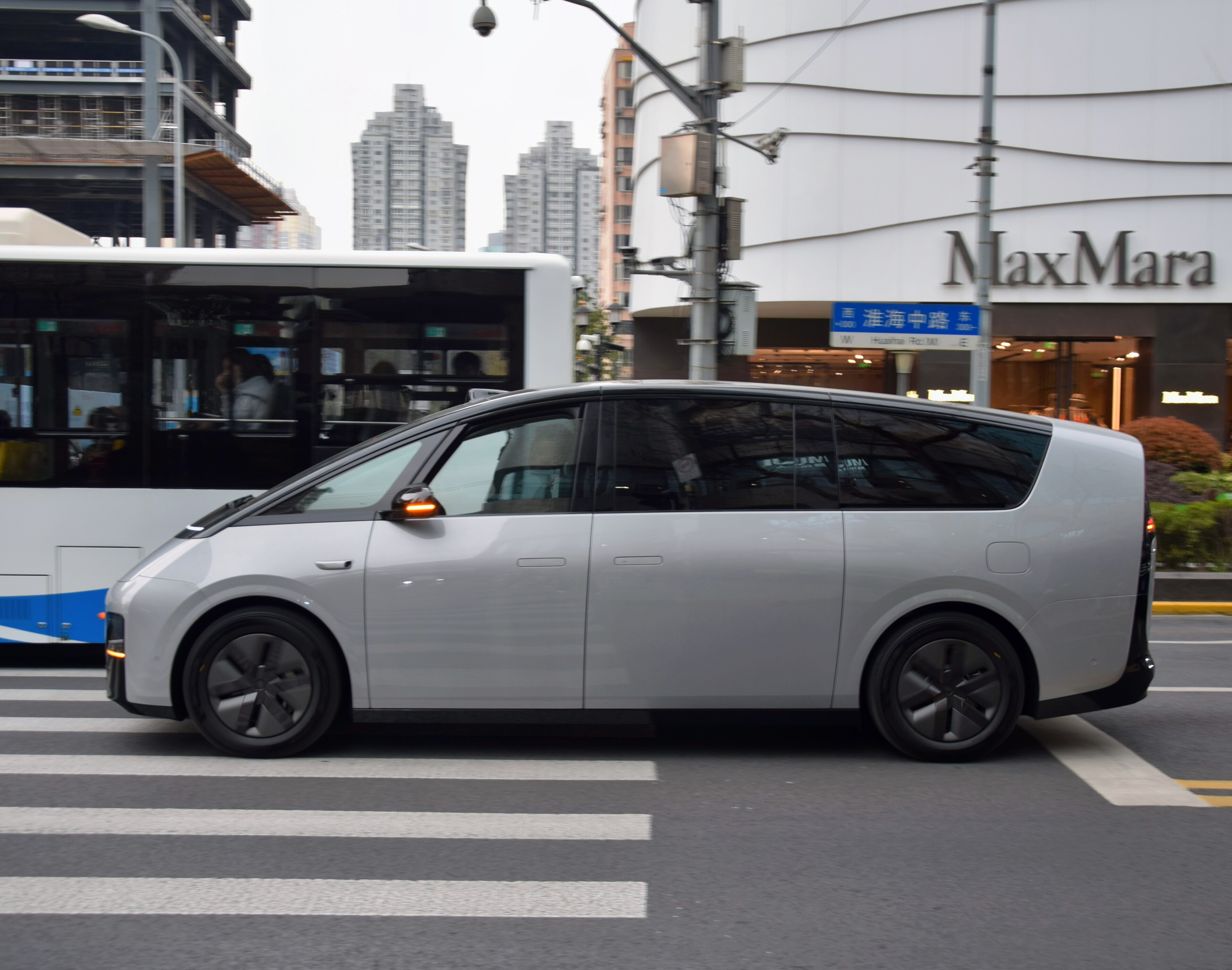 Li Auto MEGA I (W01) photo 208958