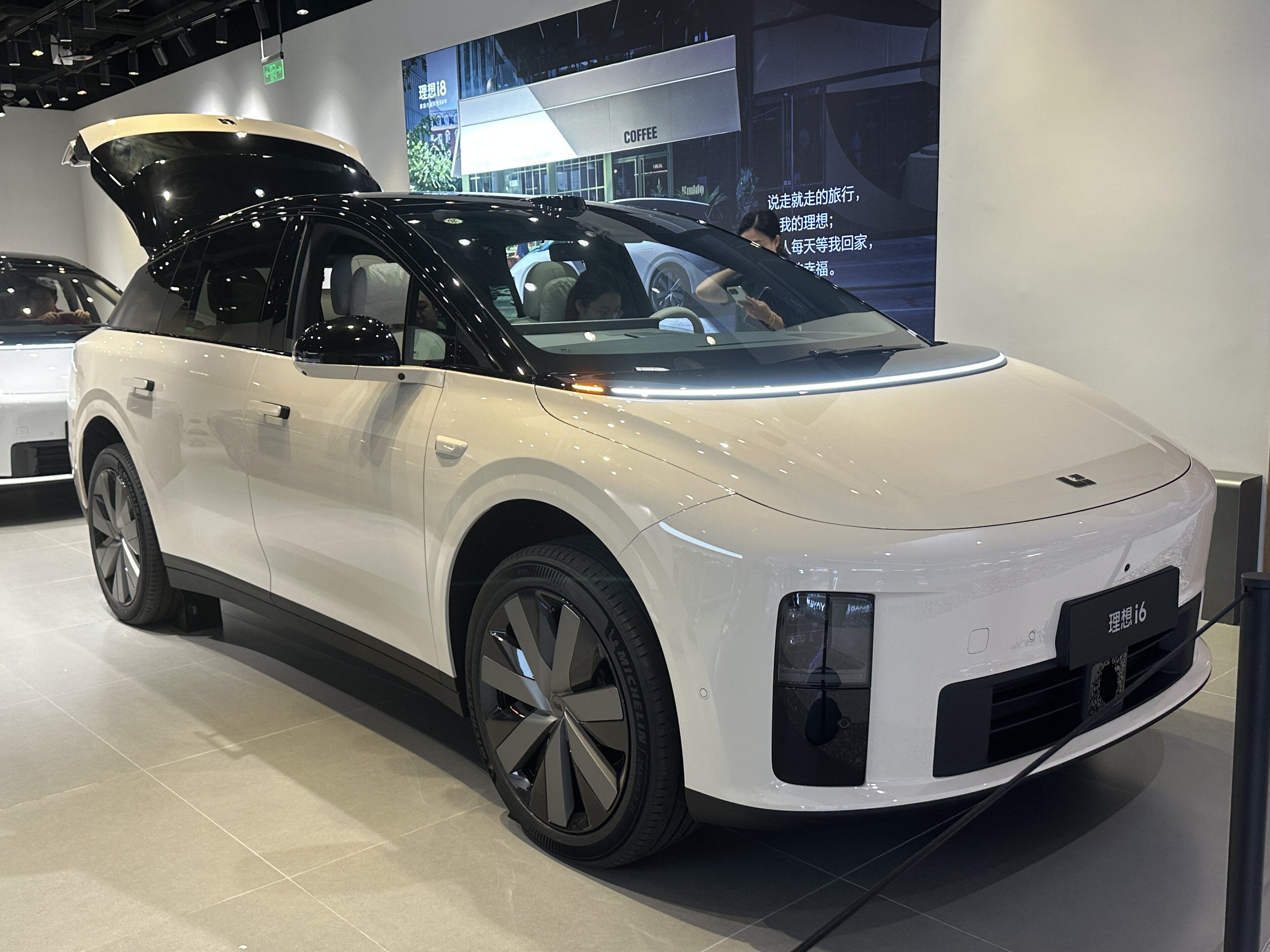 Li Auto i6 I photo 209428