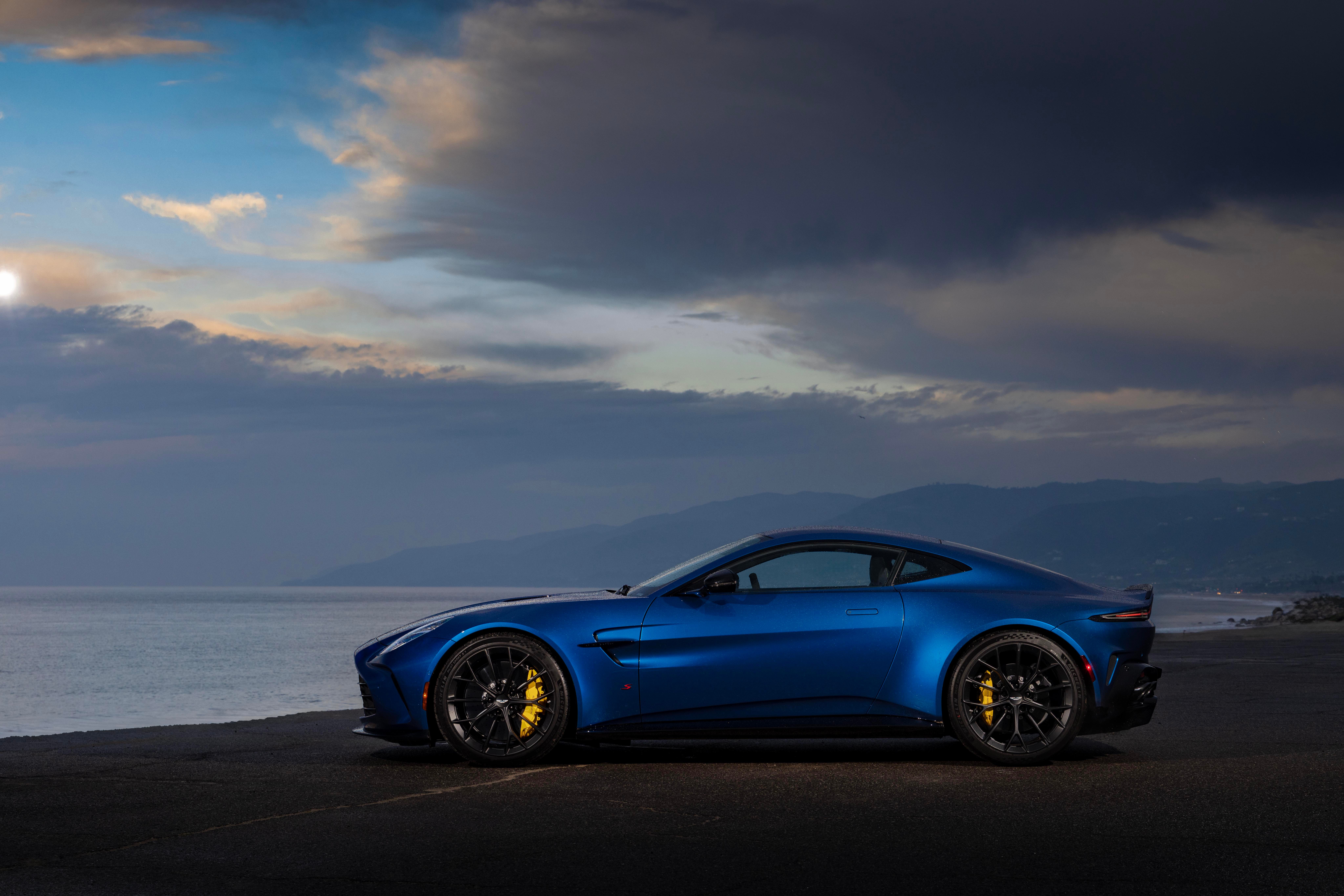 Aston Martin Vantage photo 207922