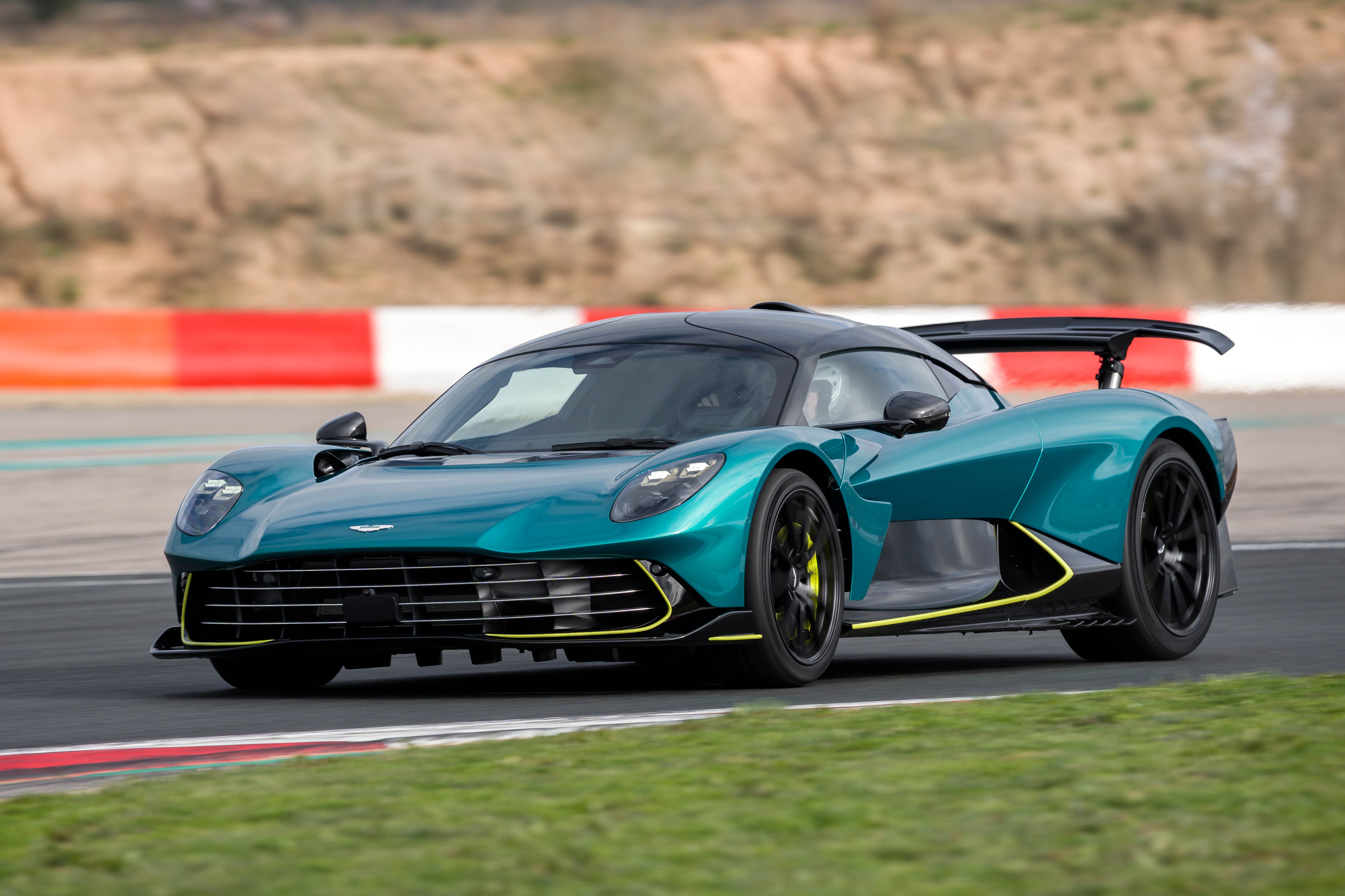 Aston Martin Valhalla photo 208041