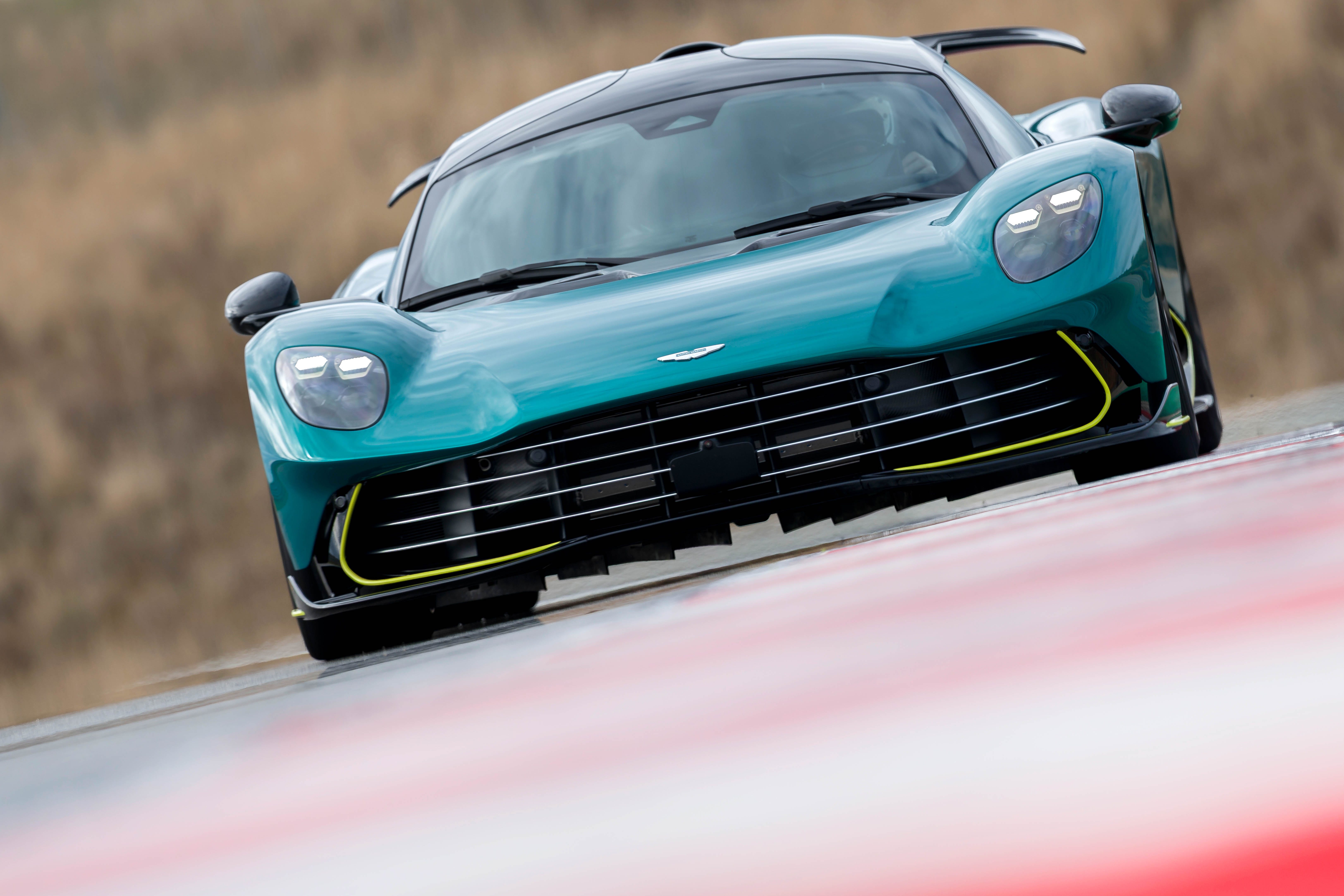 Aston Martin Valhalla photo 208042