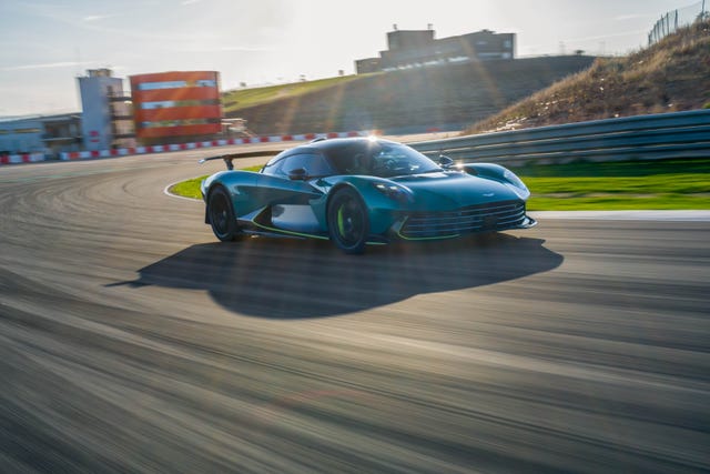 Aston Martin Valhalla photo 208051