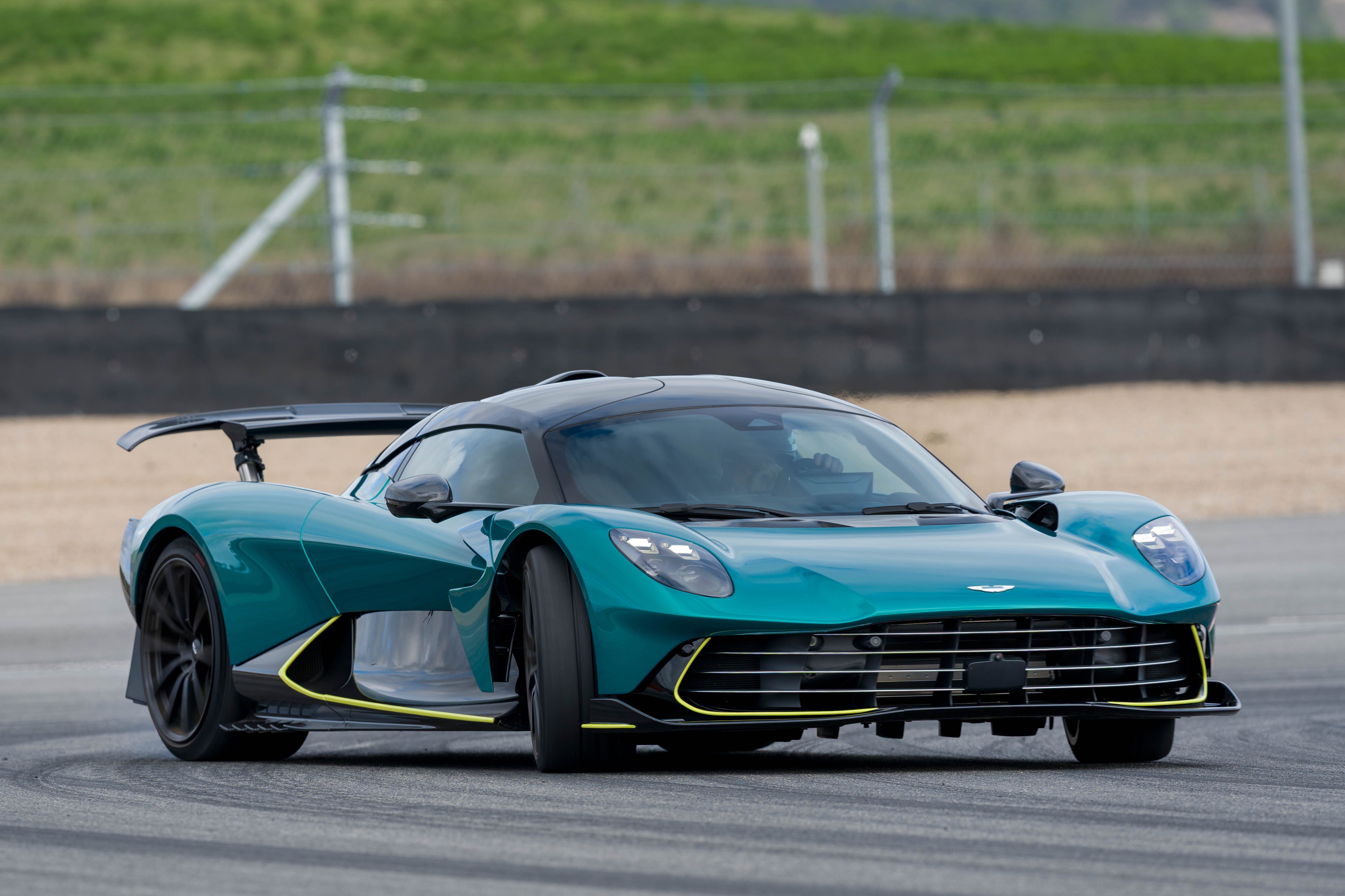 Aston Martin Valhalla photo 208052