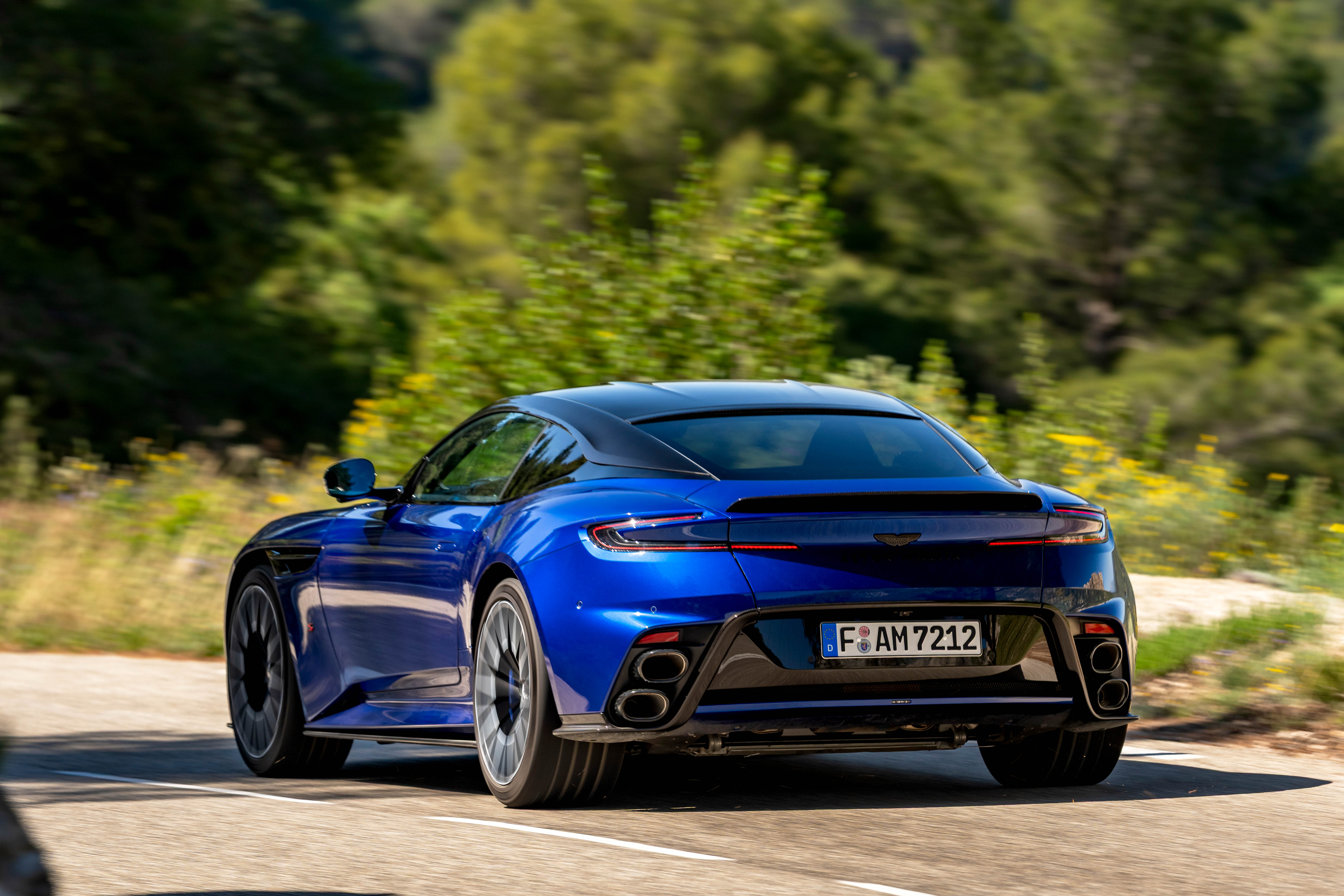 Aston Martin DB12 photo 208169