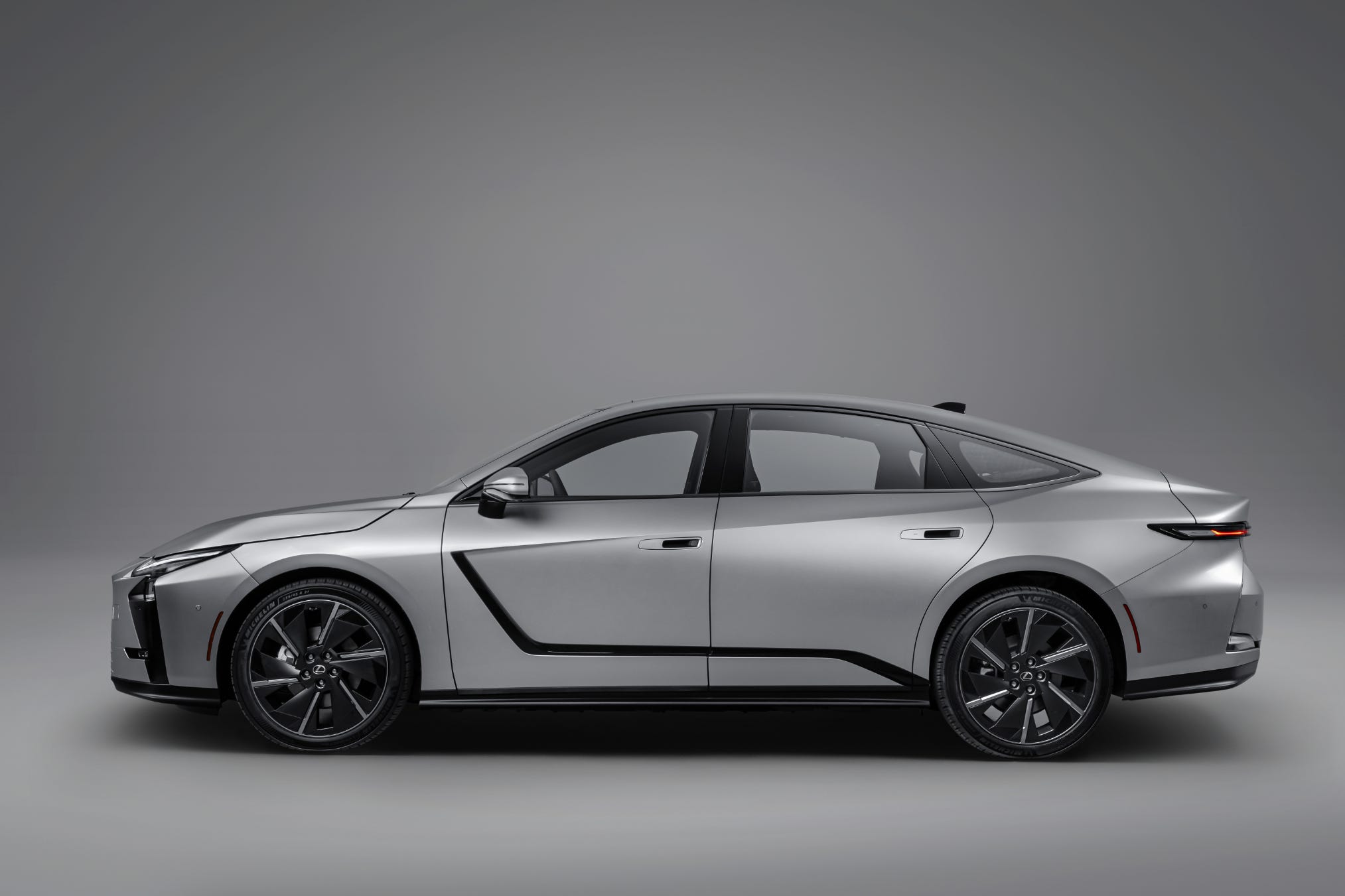 Lexus ES photo 207995