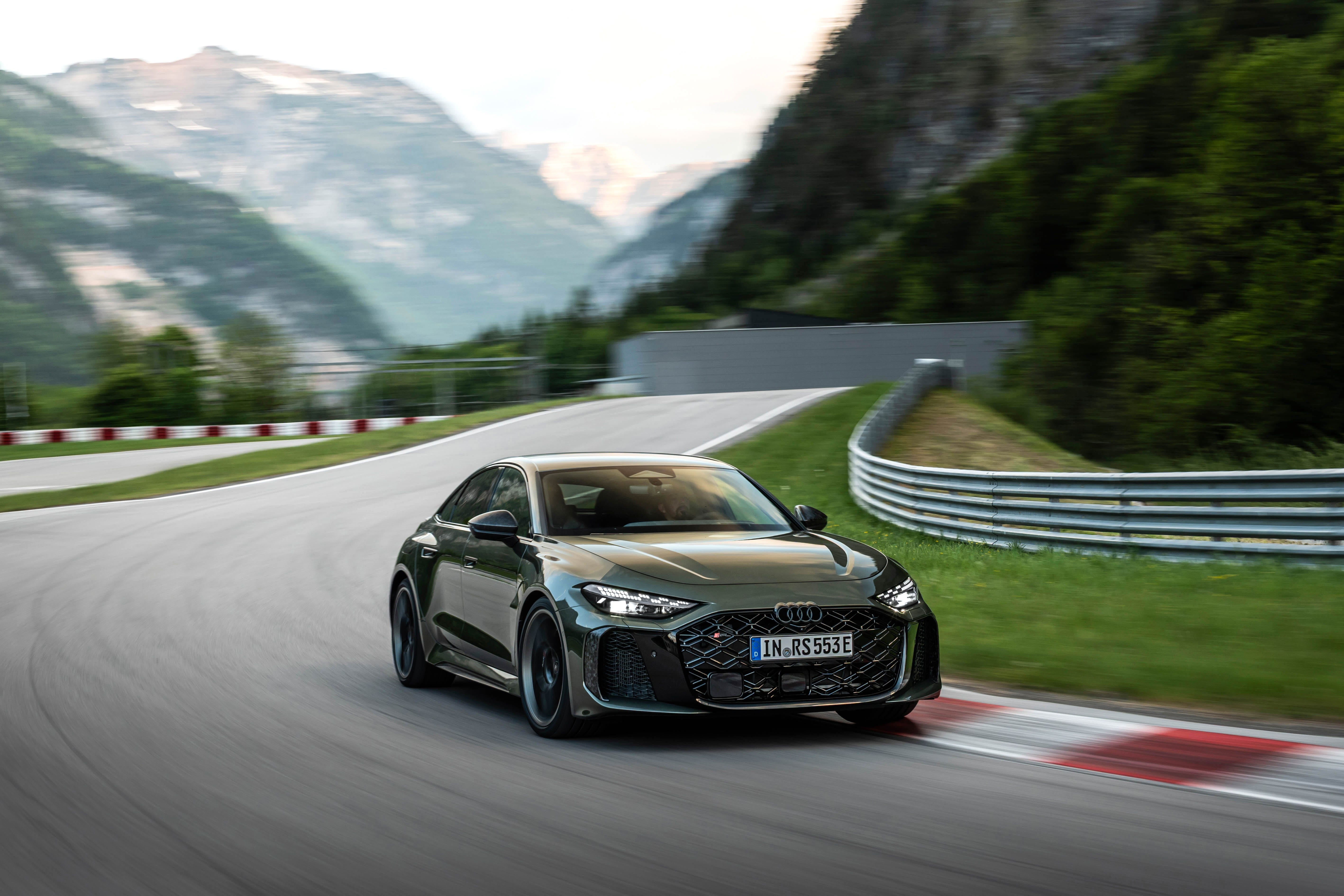 Audi RS5 photo 208290