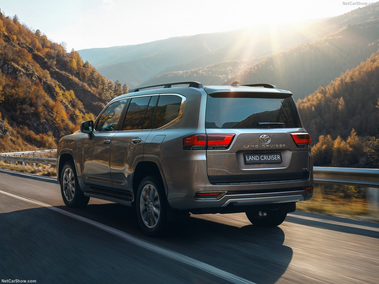 Toyota Land Cruiser 300 photo 207739