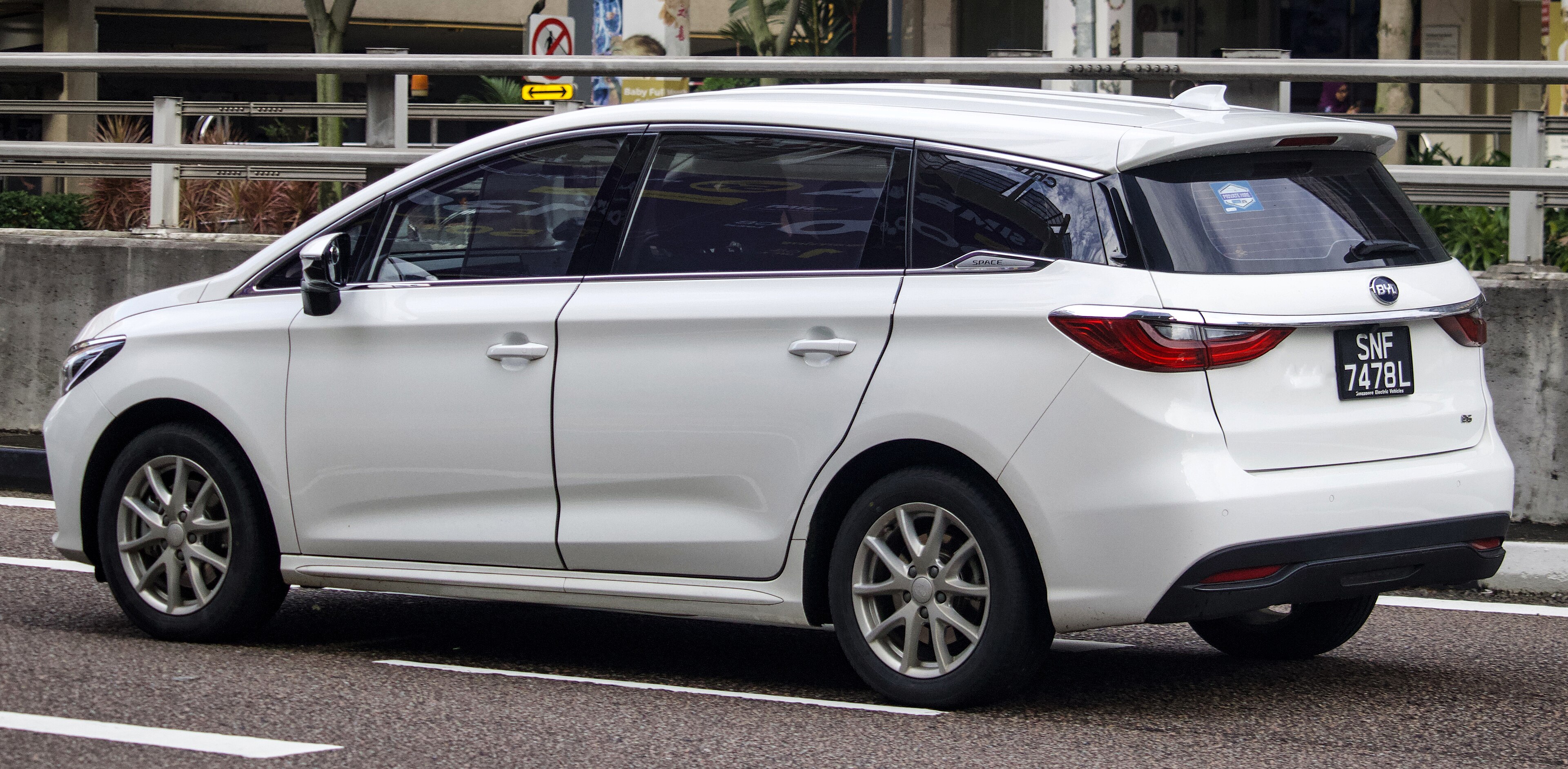 BYD e6 photo 208707